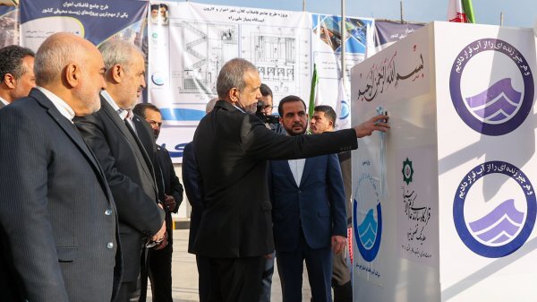 رئیس‌جمهور از فاز یک طرح فاضلاب اهواز و کارون بازدید کرد