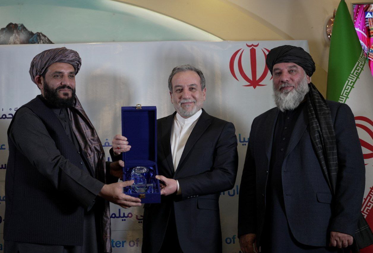 عراقچی: صلح در افغانستان برای ایران مهم است/ صحبت درباره آب و مهاجرین