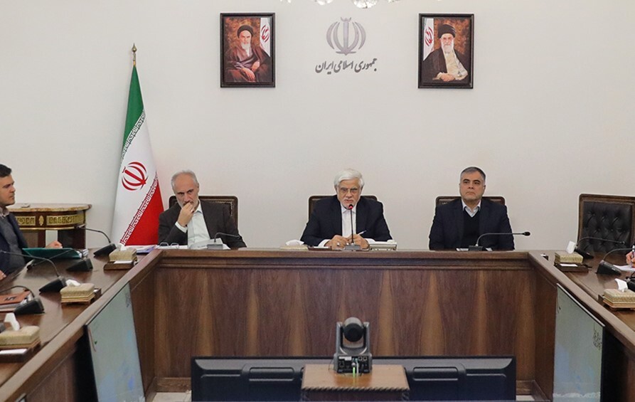 عارف: نمایندگان مجلس بدانند اولویت اول دشمنان، ایجاد اختلاف است/ رسانه‌ها نباید ذره‌بین بردارند!