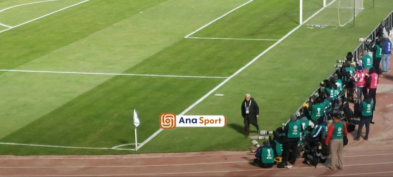 گزارش زنده: استقلال ۰ - ۰ النصر/ لیزراندازی!
