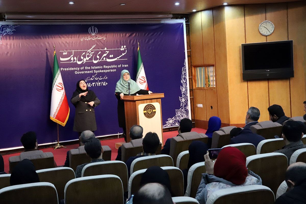 سخنگوی دولت: اگر قانون مشاغل حساس کامل اجرا شود، خیلی‌ها باید بروند!