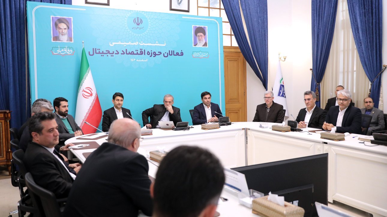 پزشکیان: تحقق اهداف سند چشم‌انداز بدون ایجاد تغییر ناممکن است/ باعث نارضایتی مردم نشوید