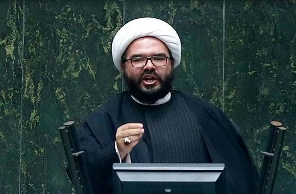 تحصن‌کنندگان قانون حجاب از برخی پول دریافت می‌کنند!/ خودم سال ۱۴۰۱ وسط خیابان کتک خوردم