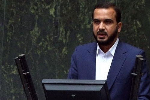 اگر مسوولان با حقوق ۱۵ تا ۲۰ میلیونی زندگی می‌کردند، متوجه می‌شدند این رقم کافی نیست