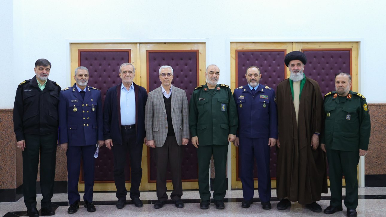 دیدار پزشکیان با فرماندهان نیروهای مسلح