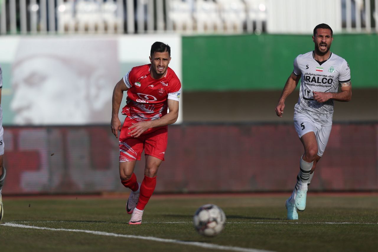 گزارش زنده: آلومینیوم ۰ - ۰ پرسپولیس/ پایان نیمه‌اول