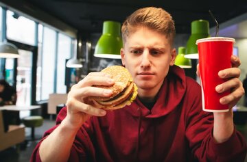 این غذاها به مغز کودکان و نوجوانان آسیب‌ می‌زند