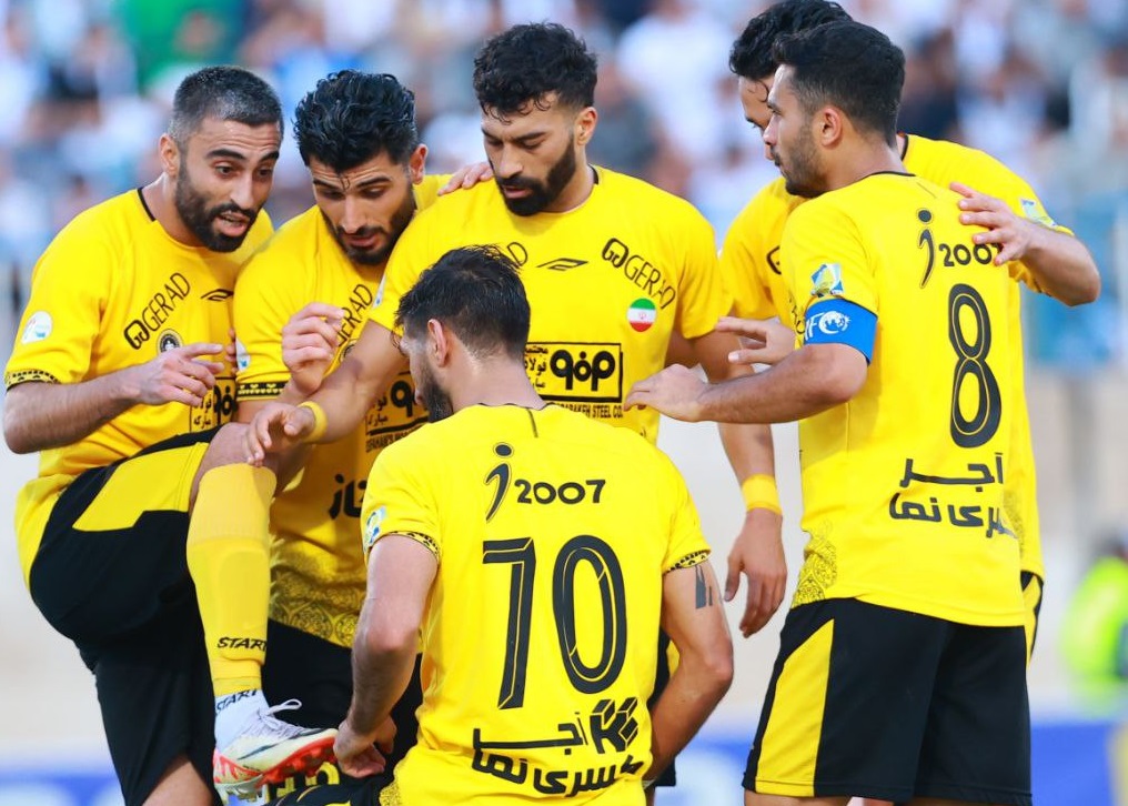 سپاهان، قوی سپید را شکار کرد