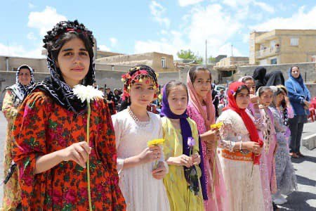افتتاح دبستان موسسه خیریخ نیک گامان جمشید در روستای دربند شهرستان دیواندره
