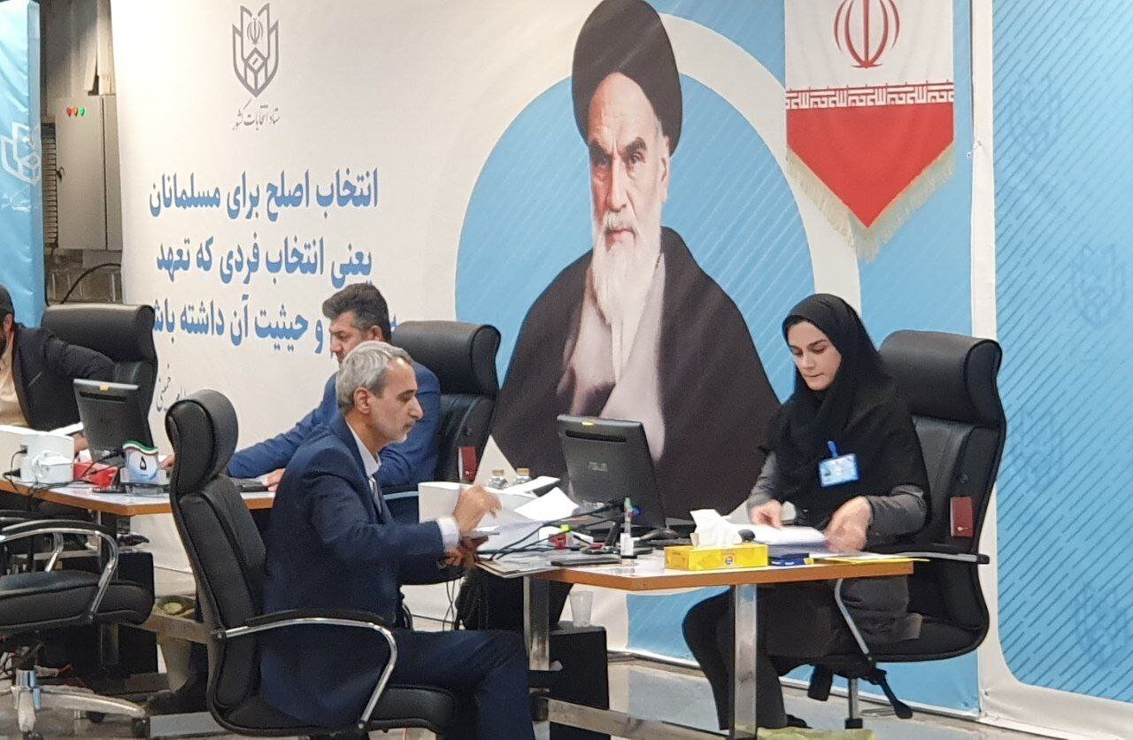 روز اول ثبت‌نام انتخابات ریاست جمهوری؛ «جلیلی» هم آمد!
