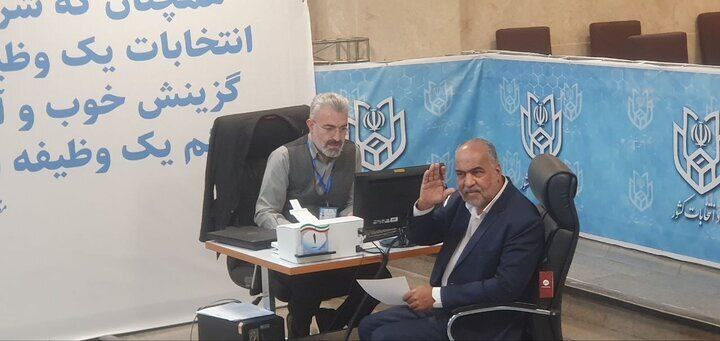 روز اول ثبت‌نام انتخابات ریاست جمهوری؛ «جلیلی» هم آمد!