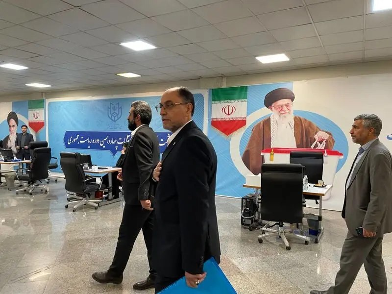 ثبت‌نام انتخابات ریاست جمهوری؛ «پزشکیان» هم آمد +عکس و ویدیو