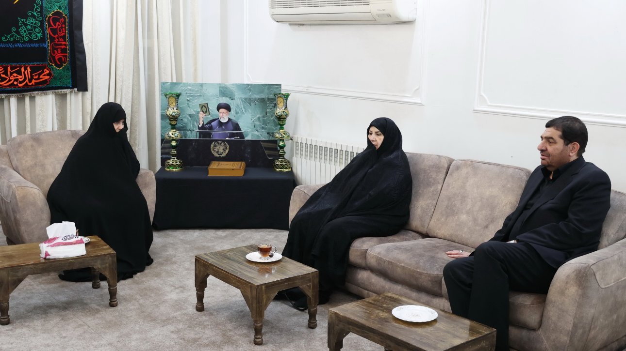 مخبر