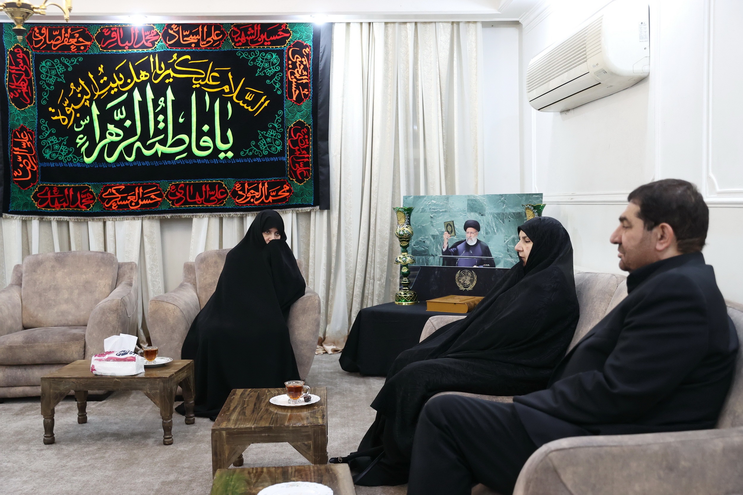 مخبر
