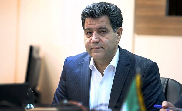 طعنه به ۲۰ گیگ دولت سیزدهم با سیبزمینیِ احمدینژاد! طعنه به ۲۰ گیگ دولت سیزدهم با سیبزمینیِ احمدینژاد!