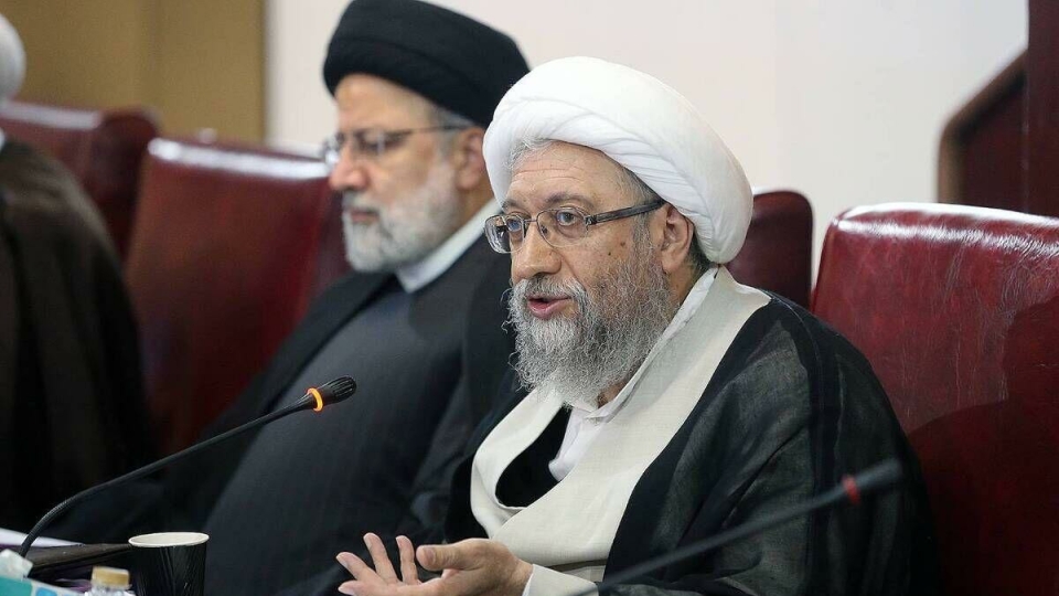 حضور رئیس‌ مجمع تشخیص در منزل رئیس‌جمهور شهید