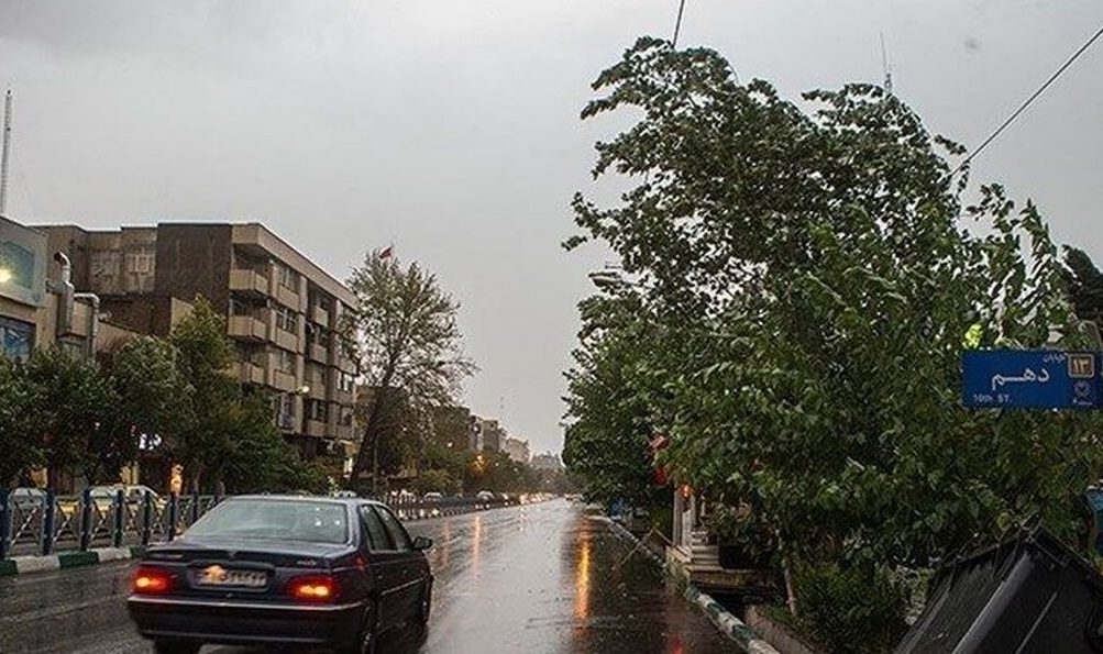 هوای تهران؛ وزش باد شدید و گرد و خاک