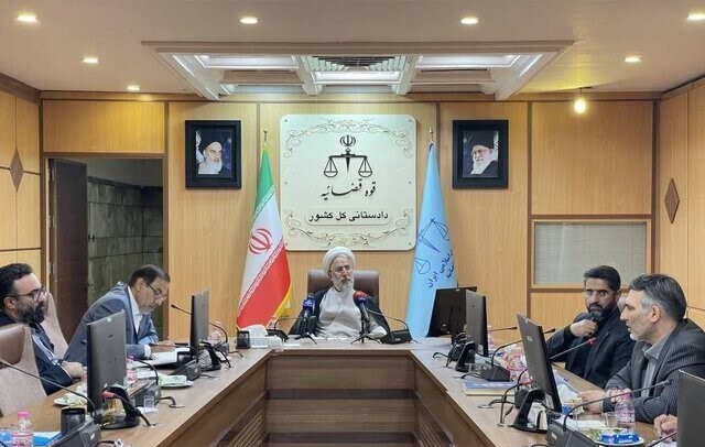 نامزد‌ها در مناظرات خدمات نظام را نادیده نگیرند