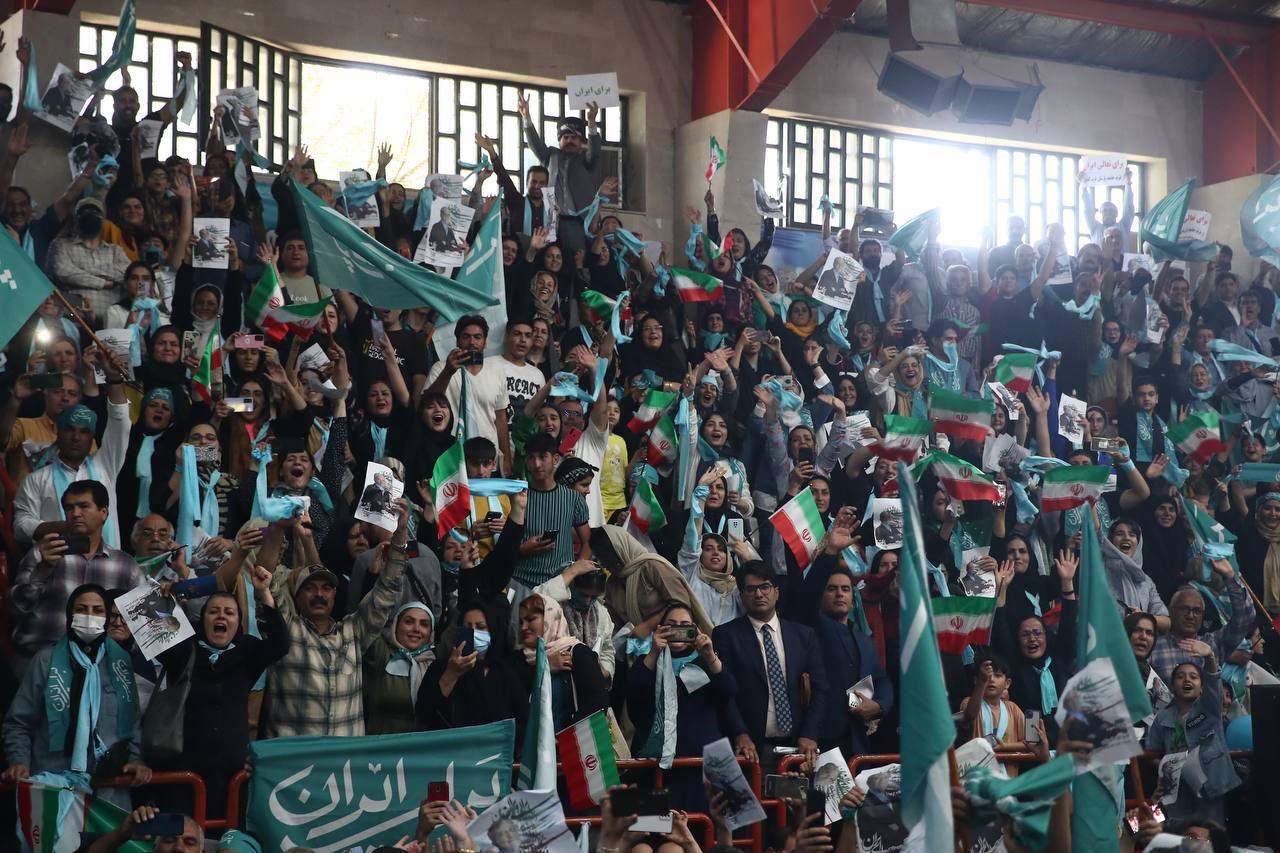 پزشکیان: پیگیر مشکل کولبران، بازنشستگان، کارمندان و کارگران خواهم بود