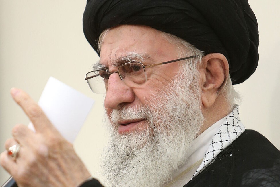 رهبر انقلاب: اینکه تصور شود کسانی‌که رای ندادند مخالف نظام هستند، برداشت اشتباهی است