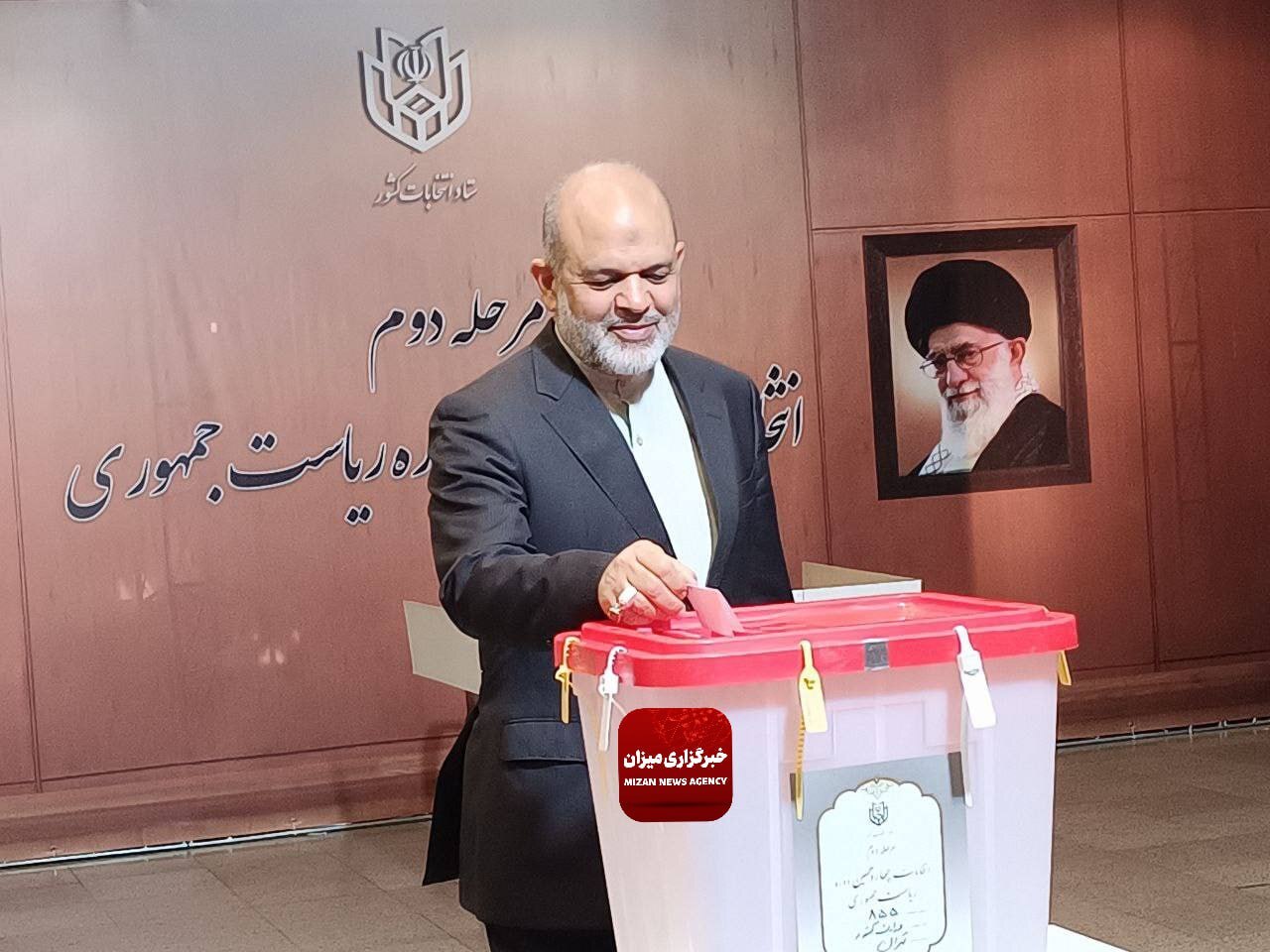 دور دوم انتخابات آغاز شد/ رهبر انقلاب رای دادند +ویدیو