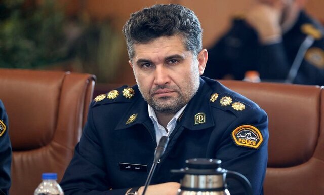 از پارک دوبل و توقف در اطراف شعب خودداری کنید
