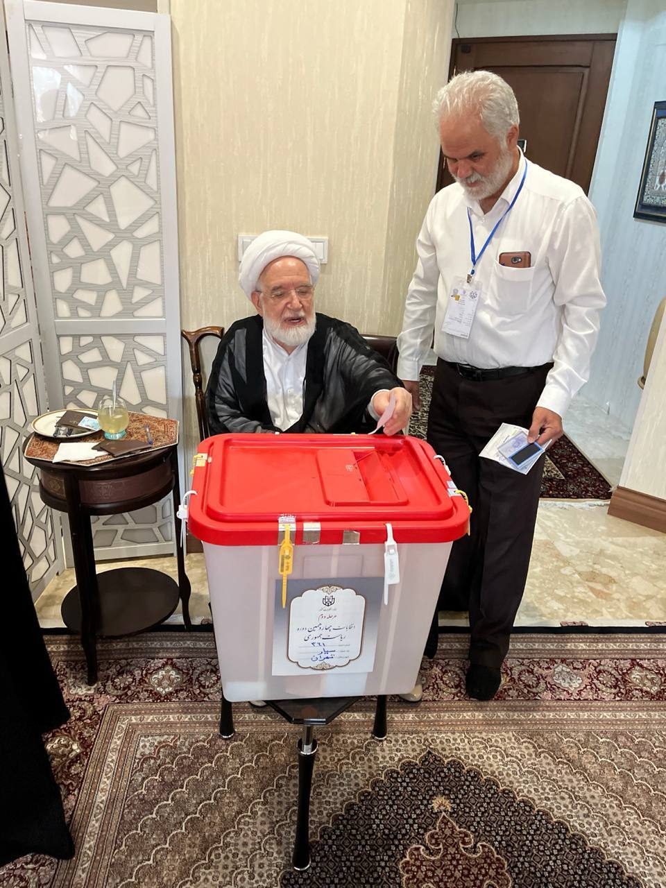 دور دوم انتخابات؛ انتقاد فعال سیاسی از وزارت کشور؛ شما مردم را دعوت نکنید!/ زیدآبادی بعد از ۱۵ سال رای داد