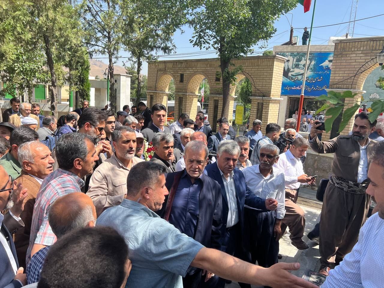 واکنش‌ها به مناظره سوم؛ پزشکیان در راه کردستان/ بی‌توجهی به لایحه‌ زنان/ نامزدهای اصولگرا درباره حقوق زنان تناقض‌گویی کردند