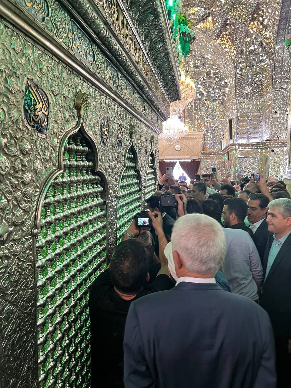 واکنش‌ها به مناظره سوم؛ پزشکیان در شیراز: از استقبال مردم شرمنده‌ام/ حامیان جلیلی با بنر ضداصلاحات در دانشگاه شریف