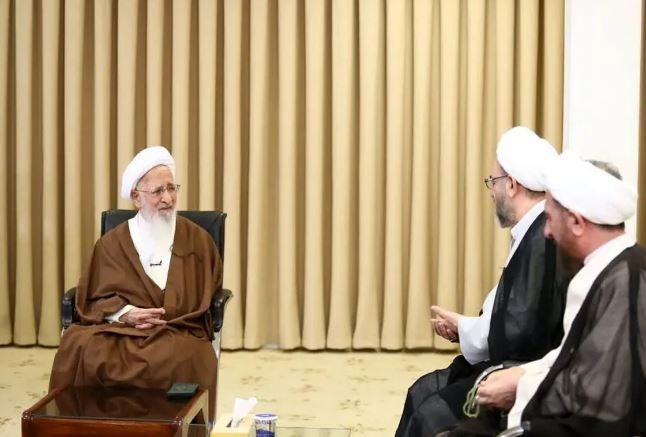 جوادی آملی: مشکل حجاب با «بگیر و ببند» حل نمی‌شود