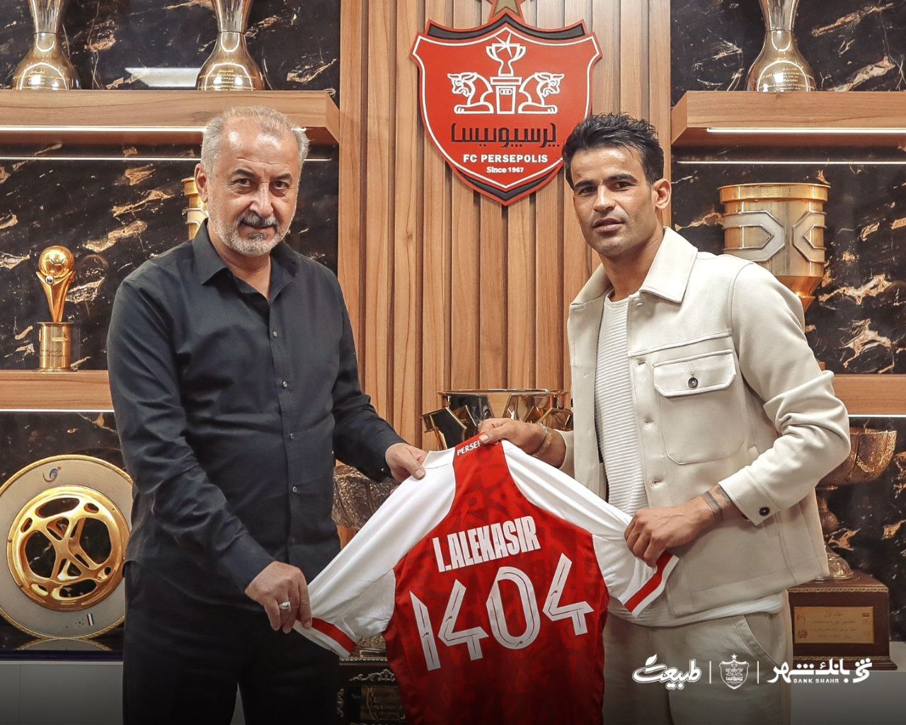 عیسی در پرسپولیس ماندنی شد +عکس
