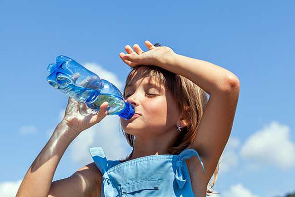 چند توصیه برای جلوگیری از گرمازدگی کودکان