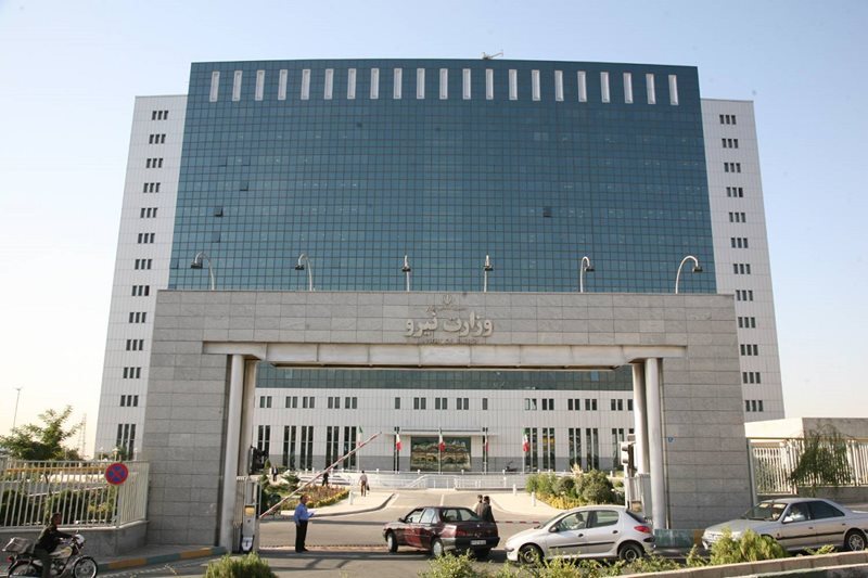 سهم خواهی مانع ارتباطی پزشکیان با متخصصان