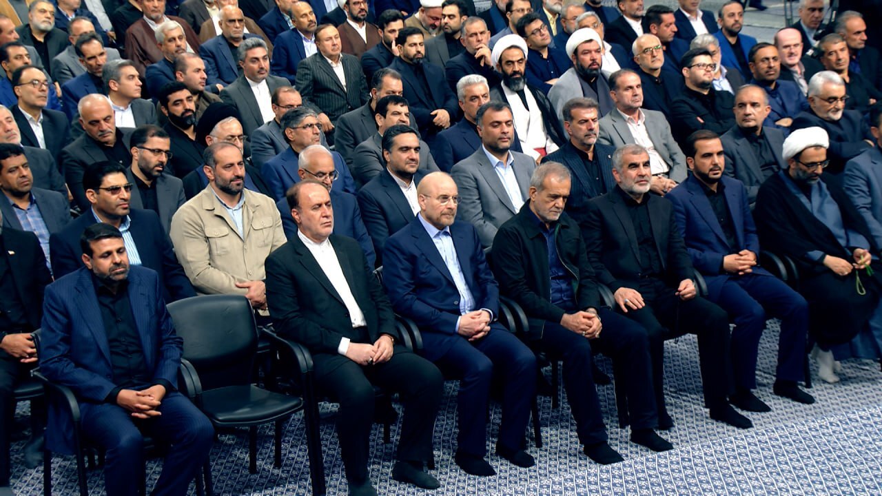 رهبر انقلاب: مجلس صرفا یک نهاد پرسشگر نیست، پاسخگو هم هست