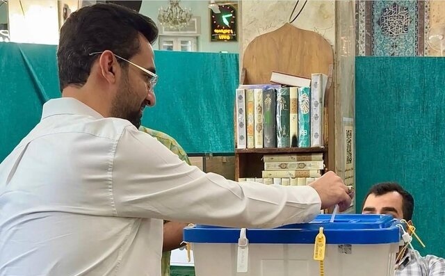 وزیر سابق ارتباطات رای داد وزیر سابق ارتباطات رای داد