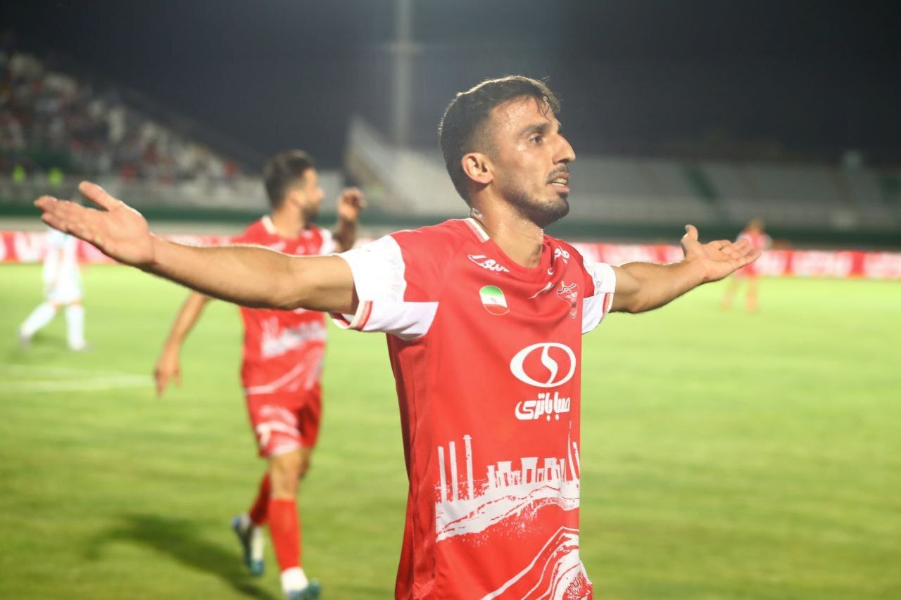 پرسپولیس ۱۰۰۰ تایی شد