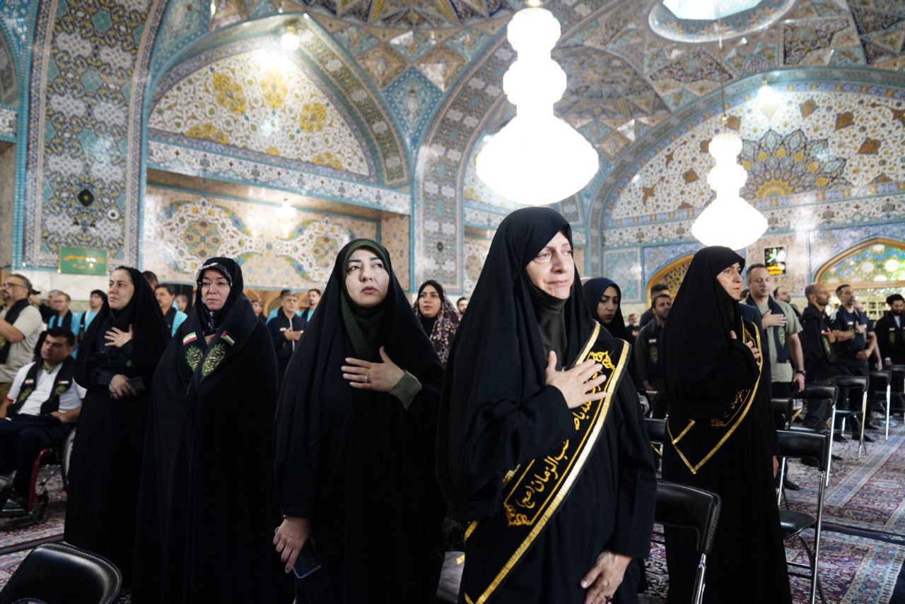 بدرقه کاروان پارالمپیکی در حرم مطهر رضوی +عکس