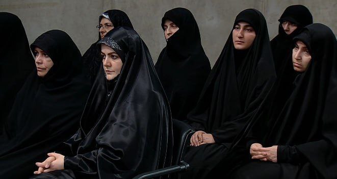 آغاز مراسم تنفیذ با حضور رهبر انقلاب و پزشکیان/ روحانی، لاریجانی و جلیلی در کنارهم +ویدیو