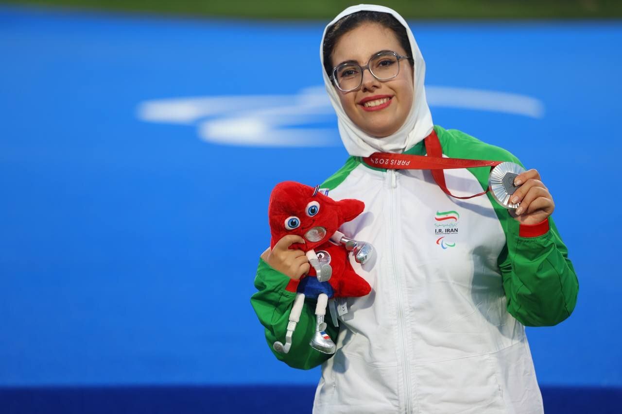 پارالمپیک پاریس؛ پنجمین نقره ایران در میکس کامپوند/ پخش اعصاب‌خردکن صداوسیما! +ویدیو
