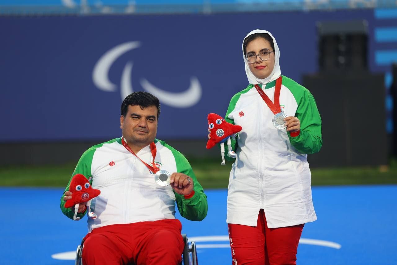 پارالمپیک پاریس؛ پنجمین نقره ایران در میکس کامپوند/ پخش اعصاب‌خردکن صداوسیما! +ویدیو