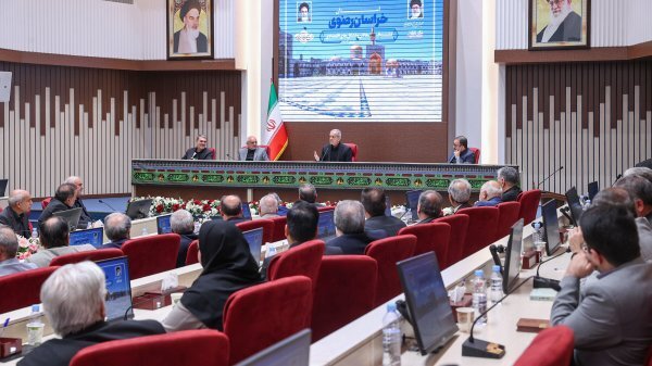 پزشکیان: باید در خیلی از قسمت‌ها جراحی‌هایی داشته باشیم