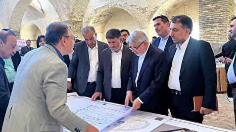 صالحی‌امیری از آتشکده زرتشتیان یزد بازدید کرد