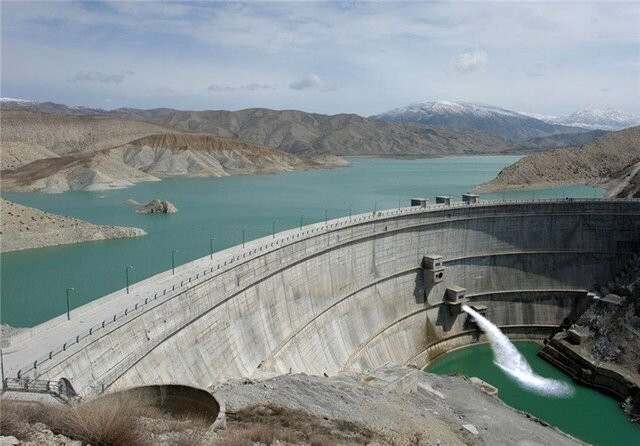 حجم مفید آب پشت سدهای فارس چند درصد است؟