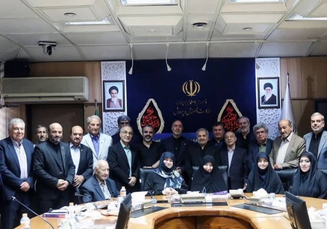 نخستین جلسه وزیر آموزش و پرورش با جمعی از خیرین