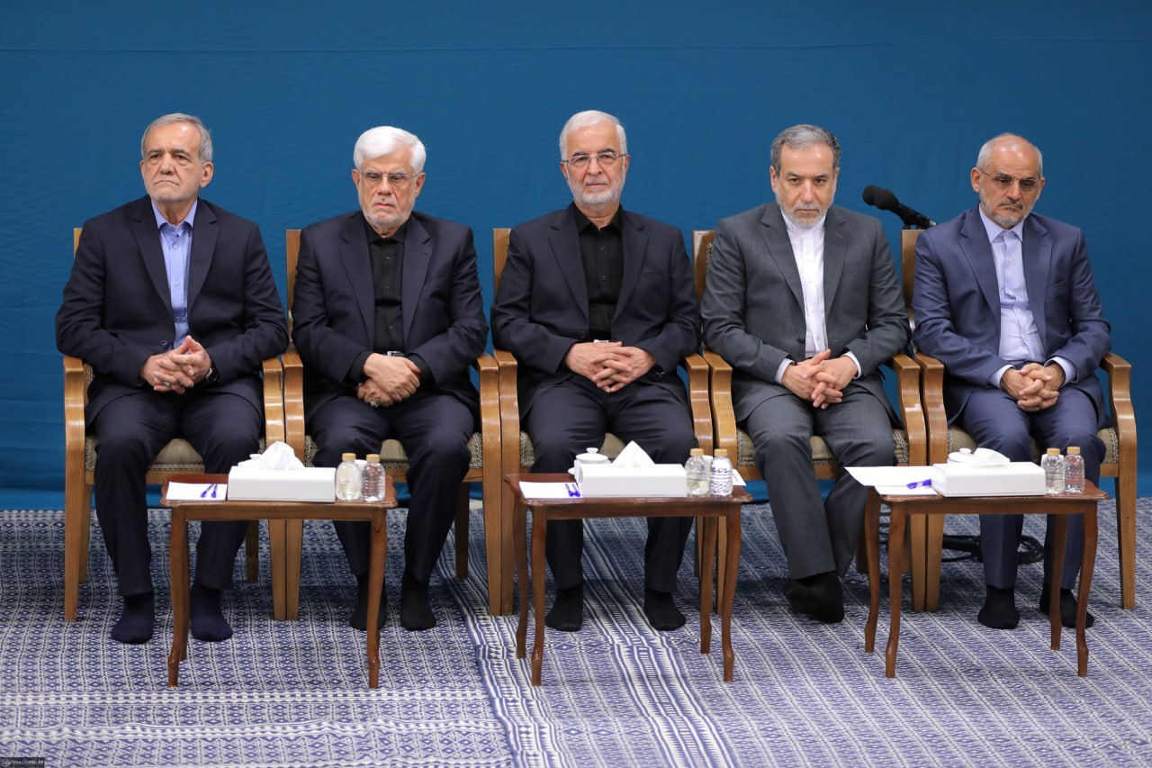 دیدار رئیس‌جمهور و اعضای هیات دولت با رهبر انقلاب