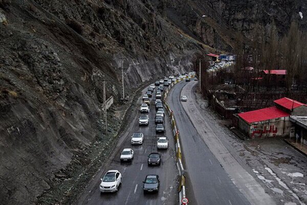 ترافیک سنگین در جاده چالوس و آزادراه تهران - شمال