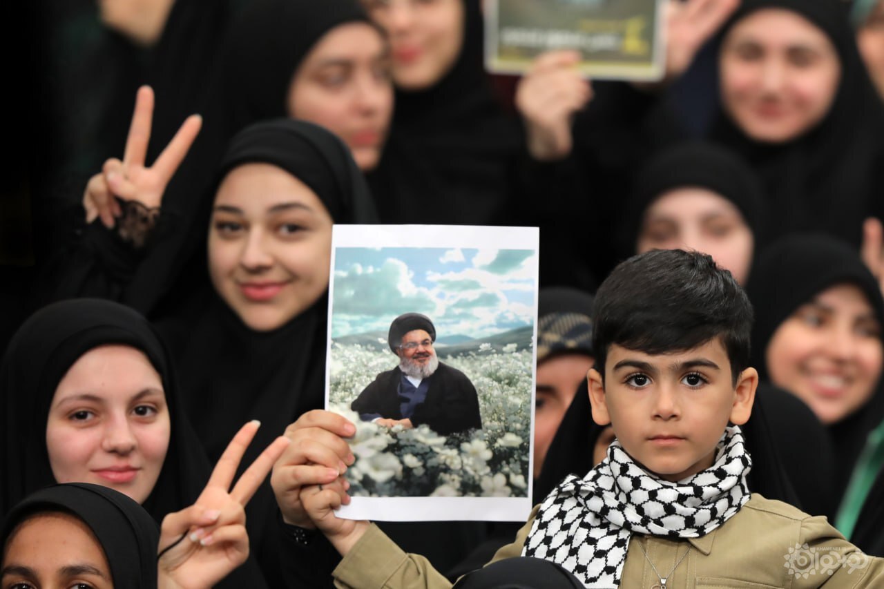 رهبر انقلاب: سفارت آمریکا در تهران، ستاد ساماندهی ضدانقلاب و تفاله‌های ساواک بود