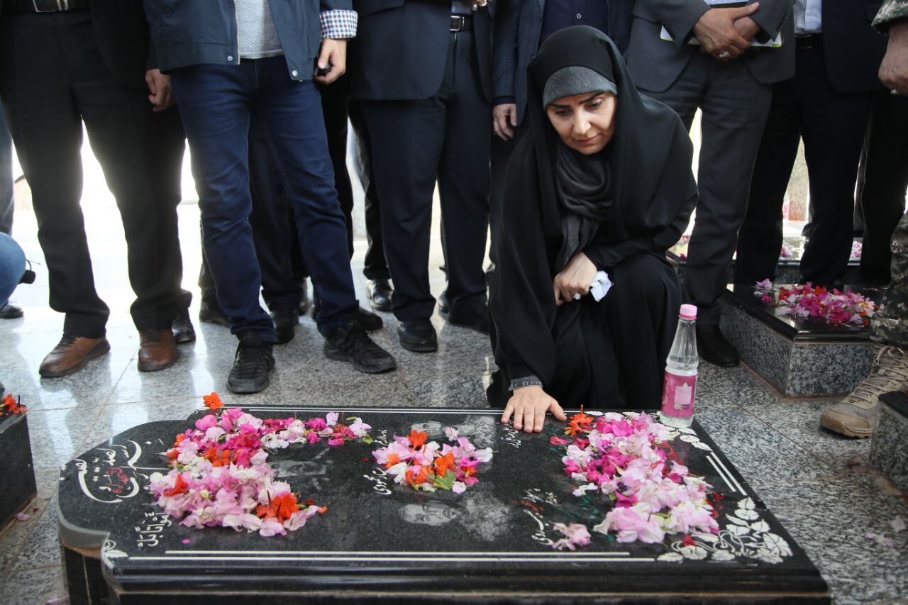 وزیر راه وارد جزیره بوموسی شد