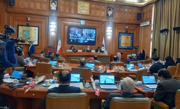 دلیل تنش و درگیری لفظی در صحن شورای شهر چه بود؟