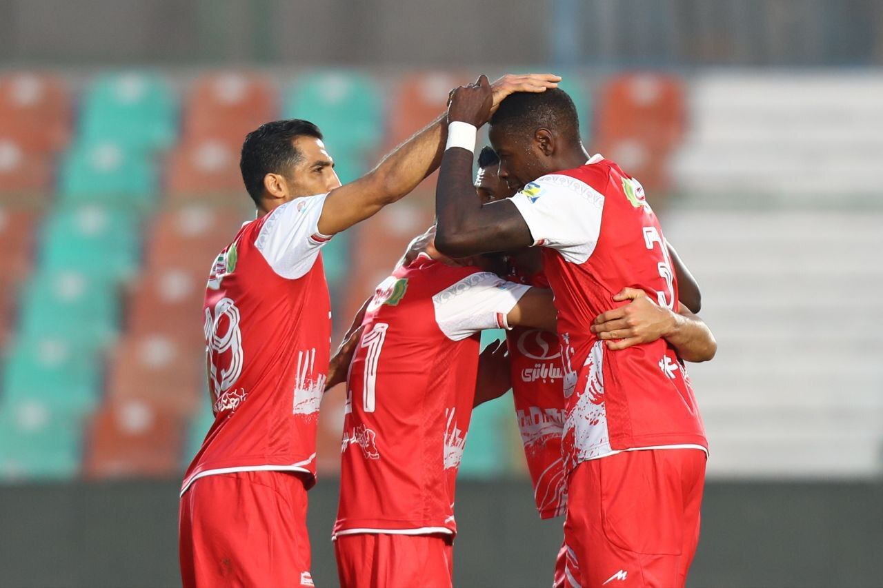 گزارش زنده: پرسپولیس ۱ - ۰ مس/ پایان نیمه‌اول